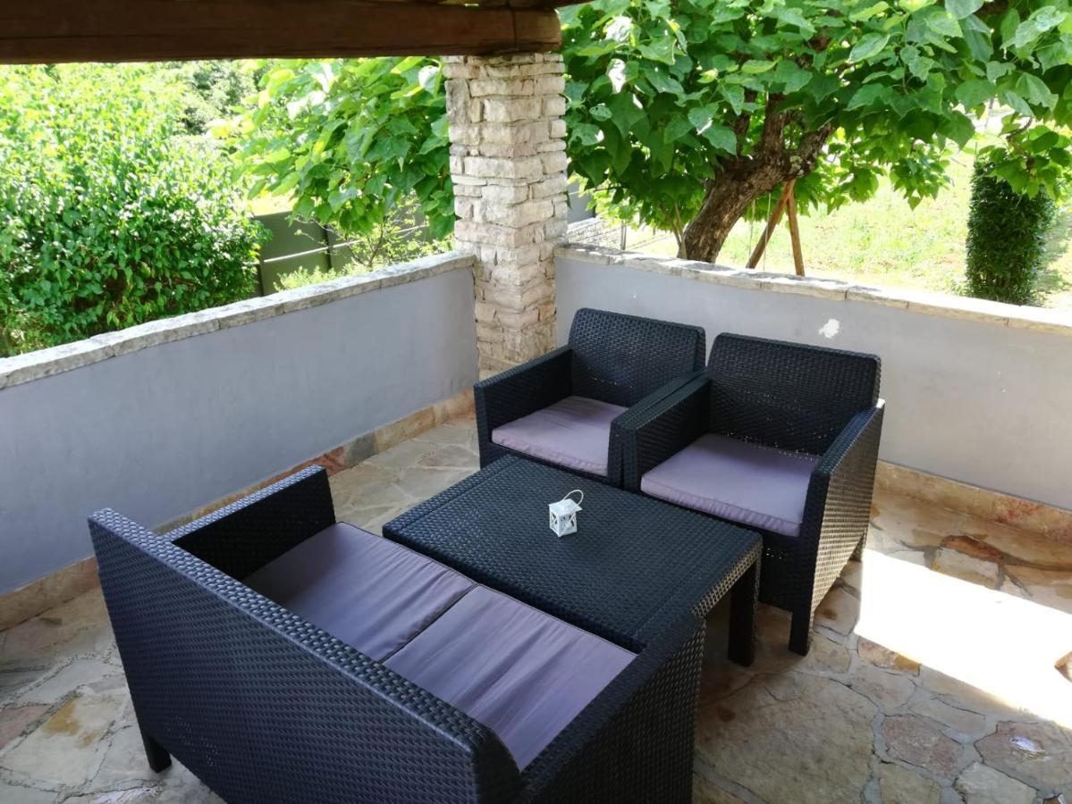 Holiday Home Maria Pazin Exterior foto